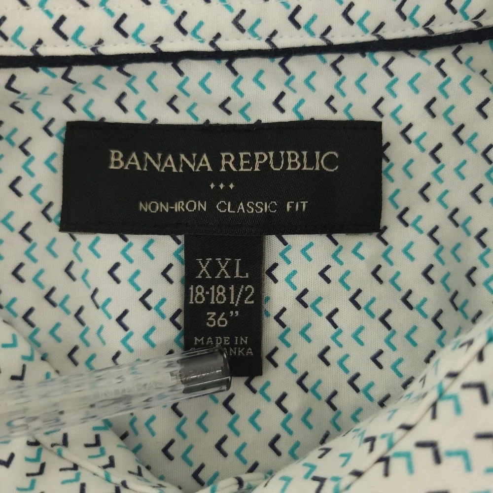 Banana Republic Dress Shirt Mens 18.5 36/37 White Geometric Classic Fit Non Iron